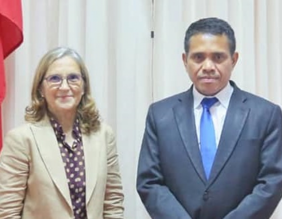 Ministru Administrasaun Estatal (MAE), Miguel Pereira de Carvalho, enkontru hela ho Embaxadora Portugal mai Timor-Leste, Maria Manuela Freitas Bairos.