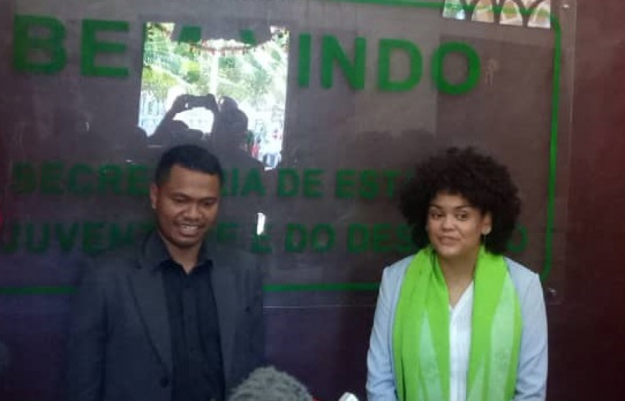liuhusi Sekretáriu Estadu Juventude no Desportu (SEJD), Abrao Saldanha ‘Nokosiku’ ko’alia ho Enkaregada Embaixadora Kuba iha Timor-Leste, Judith Sanches Espinosa.