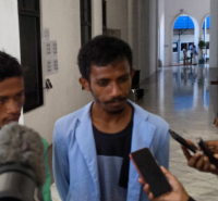 Portavoz Aliansa Universitáriu Timor-Leste (AUTL) Moises Soares Magno ko'alia hela ho jornalista sira iha Parlamentu Nasionál (PN), Tersa (8/9).