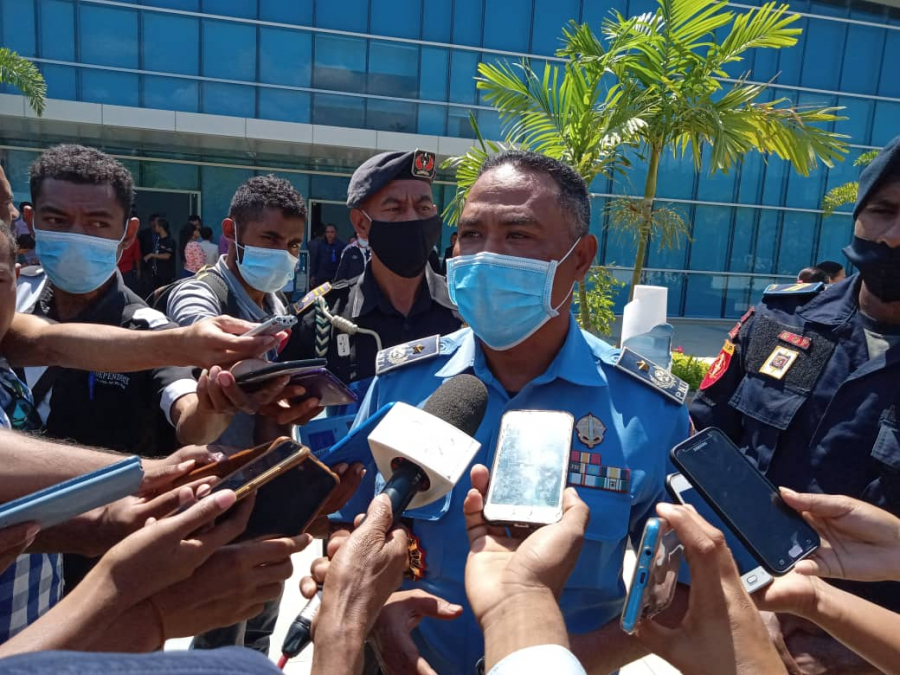 Komandante Jerál Polísia Nasional Timor-Leste (PNTL), Faustino da Costa Ko&#039;alia ba Jornalista sira iha Ministeiru Finansas Ai Tarak Laran Dili (4/7)