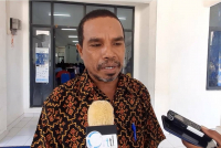 Prezidente CNJTL Munísipiu Baukau, Julio Paulo Gomes, ko'alia hela ba mídia iha salaun apuramentu Baukau, kinta (19/05).