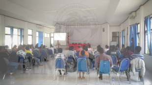 Ekipa PNDS husi Postu Administrativu 6 tuir hela trinamentu iha salaun apuramentu Munisípiu Baukau, Tersa (14/02).