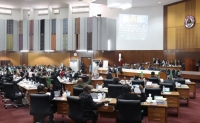 Deputadu sira iha parlamentu Nasional foti kartaun hodi ezerse sira nia votus iha Plenaria Parlamentu timor Leste