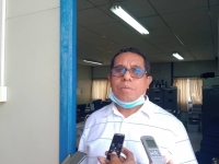 Vise Xefe Bankada PLP, Francisco Vasconcelhos ko'alia ba jornalista iha resintu Parlamentu Nasional (14/5)