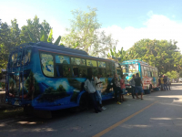 Kareta Bus rua ne'ebe para hela iha sede Renetil Farol oin atu transporta estudante Suaioan ba sira nia munisipiu Covalima, sexta (21/05).