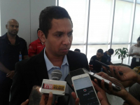 Ministru Obras Públikas (MOP), Salvador Pires ko'alia ba Jornalista sira iha Ministeiru Finansas Ai Tarak Laran, Dili