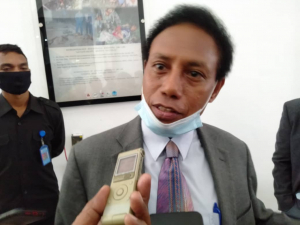 MKAE, Joaquim Amaral koalia ho jornalista sira iha Parlamentu nasional Dili, Segunda (9/11). 