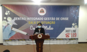 Ministra Saúde (MS), Odete Maria Freitas Belo ko&#039;alia hela ba media sira iha Centro Convenções de Dili, sesta (23/07).