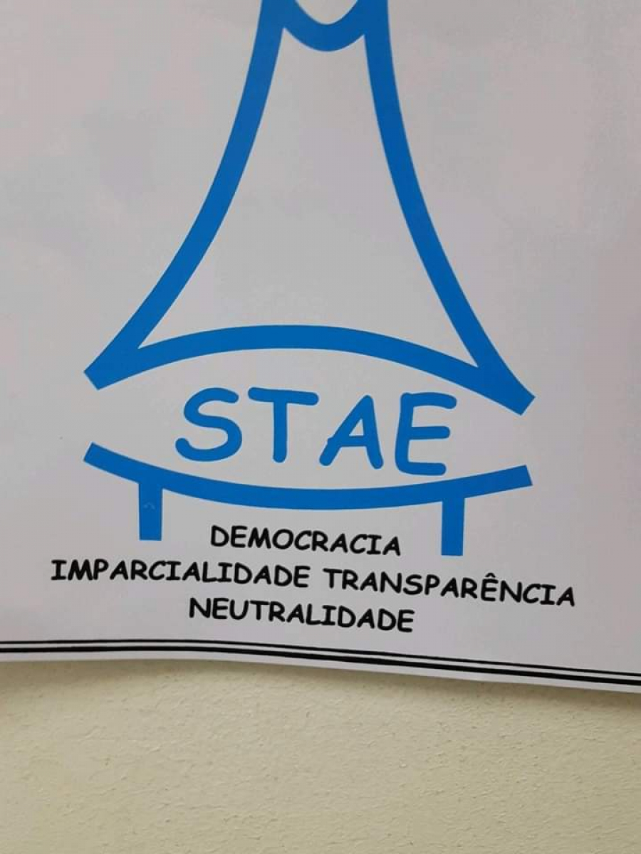 Logo Sekretariadu Tékniku Administrasaun Estatál (STAE).