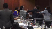 Deputada Olinda Guterres husi partidu KHUNTO versus Deputada Fernanda Lai husi partidu CNRT