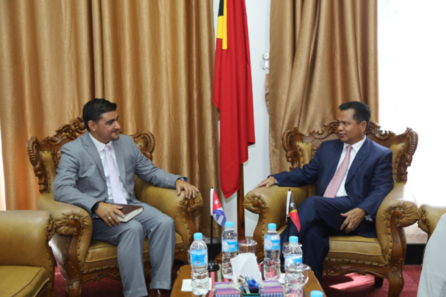 Prezidente Parlamentu Nasionál (PN), Aniceto Longuinhos Guterres Lopes, enkontru hela ho Enkaregadu Negósiu ba Embaisada Cuba iha Timor-Leste, José Ernesto Diaz Perez.