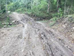 Kondisaun estrada iha Suku Saelari, Postu Administrativu Laga, Munisípiu Baukau.
