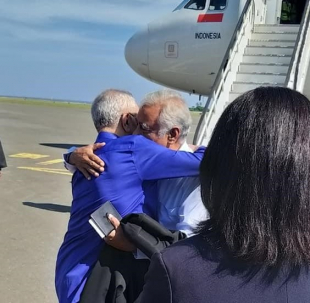 Prezidente Partidu Congresso Nacional de Reconstrução de Timor (CNRT), Kay Rala Xanana Gusmão, hakuak malu ho Prezidente Repúblika, José Ramos Horta, iha Aeroportu Prezidente Nicolao Lobato.