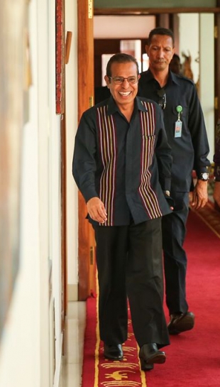 Primeiru Ministru lao hela iha koridor Palasiu PR, Aitarak Laran, Dili (05/12)