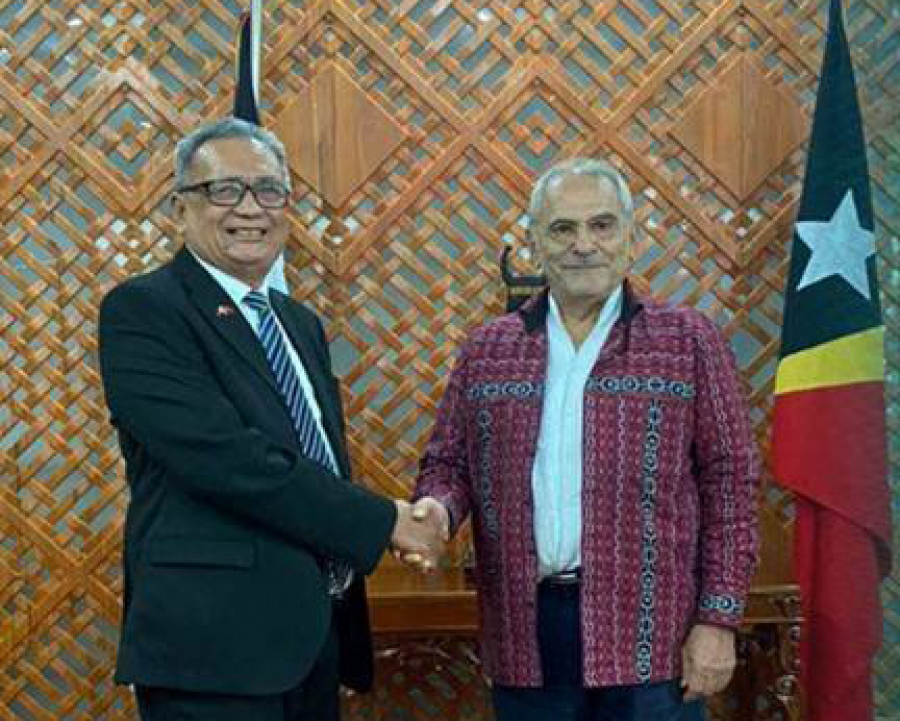 Embaisadór Filipina iha Timor-Leste, Abdul Maid Kiram Muin kaer liman hela ho Prezidente Republika, Jose Ramos Horta.