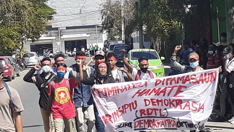 Demonstrasaun kontra Kriminaliza Difamasaun iha UNTL besik eis Liceu Dili (3/8)
