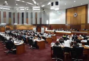 Parlamentu Nasional halo hela Audiensia ho MOP iha plenaria Parlamentu, Dili (28/10)