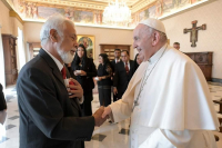Papa Francisco Kontente Simu Xanana ho Delegasaun Husi Timor-Leste