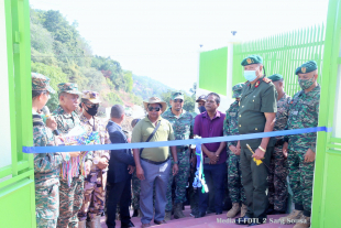 Xefe Estadu Maior Jenerál FALINTIL-Forsa Defeza Timor-Leste (F-FDTL), Tenente Jenerál Domingos Raul ‘Falur Rate Laek’ inaugura Postu Polisia Militar iha Manduki.