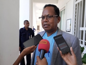Ministru Saude, Bonifacio Maukoli dos Reis, ko&#039;alia ba jornalista sira iha Palasiu Governu (24/4)