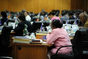 Deputada husi Partidu KHUNTO, Olinda Guterres iha hela Plenaria Parlamento Nasional