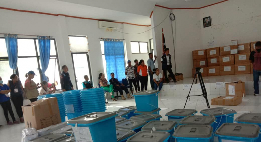 Kaixa voletin votu ne&#039;ebé dadaun rai hela iha STAE Munísipiu Baukau, sesta (11/03).
