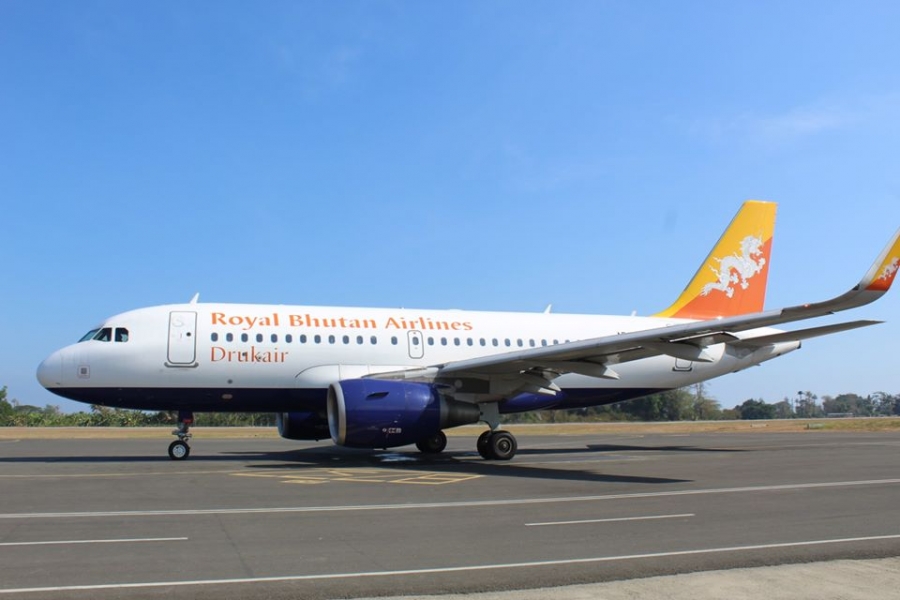A plane of Royal Bhutan Airlines charter by Air Timor landed in Dili Airport during the inaugural ceremony flight between Dili and singapore (31/10/2019)